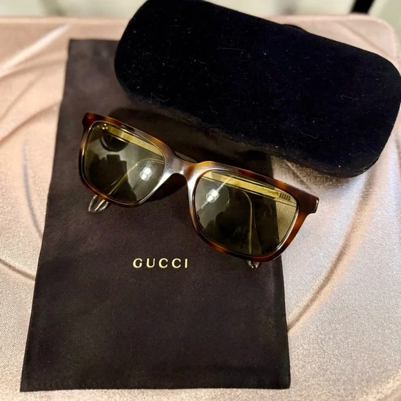 Used Gucci Sunglasses with Case Gucci | Accessories | Authentic Gucci Sunglasses Case | Poshmark main image 2